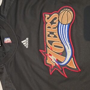 ADIDAS Large Philadelphia 76ers Shooting Shirt. Stitched NBA Embid PM3